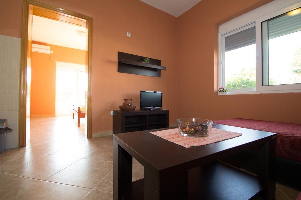 Sunrise House Apartments أولتْسي الغرفة الصورة